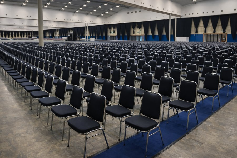 Rental kursi Futura original bersih dan terawat untuk event Bekasi Jakarta